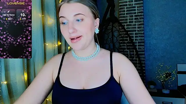 Evacadooo online show from 11.22.25