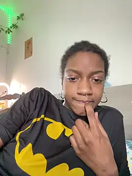 Snapshot of haineuseee chatting on 12.29.24 haineuseee online show from 12.29.24