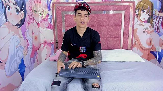 Snapshot of FUCK_LATINMEN chatting on 12.02.24 FUCK LATINMEN online show from 12.02.24