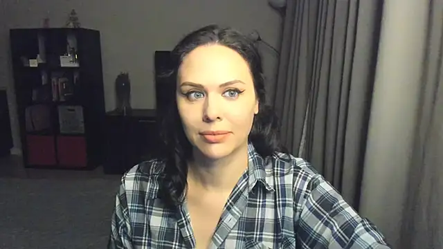 MollyCheiz online show from 01.17.25