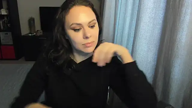 MollyCheiz online show from 10.21.25