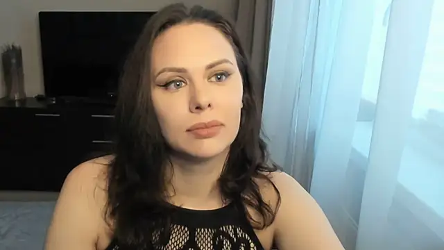 MollyCheiz online show from 11.23.25