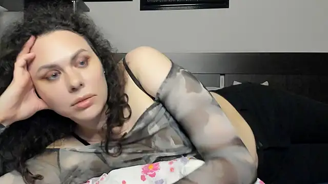 MollyCheiz online show from 07.05.26