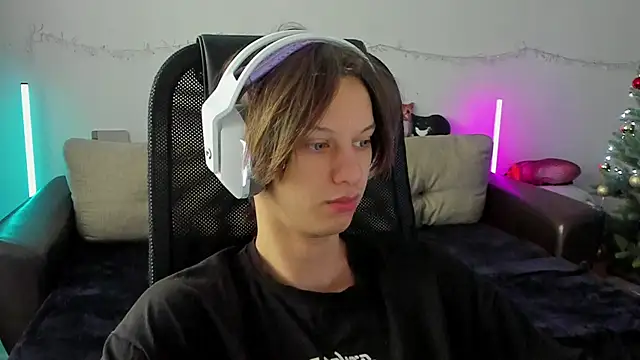 Ostin meow online show from 12.17.25