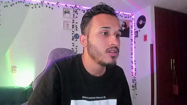 Raf brunette online show from 01.18.25