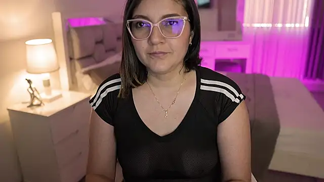 Snapshot of Camilaa_bueno chatting on 12.25.24 Camilaa bueno online show from 12.25.24