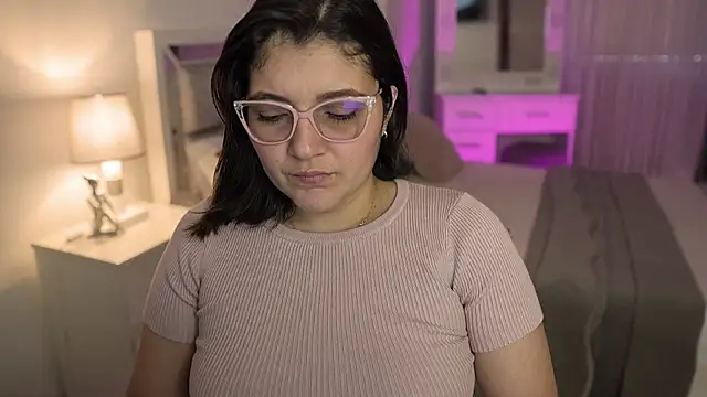 Snapshot of Camilaa_bueno chatting on 01.03.25 Camilaa bueno online show from 01.03.25