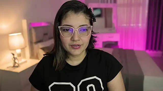Snapshot of Camilaa_bueno chatting on 01.11.25 Camilaa bueno online show from 01.11.25
