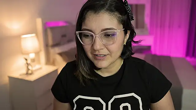 Snapshot of Camilaa_bueno chatting on 01.12.25 Camilaa bueno online show from 01.12.25