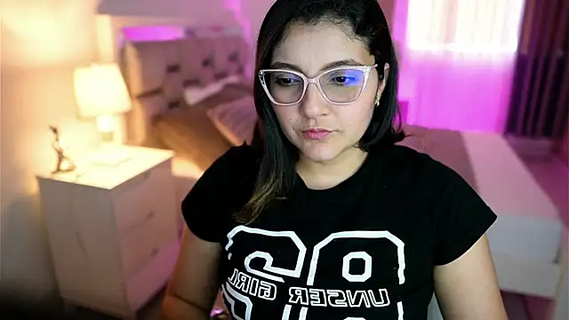 Snapshot of Camilaa_bueno chatting on 03.08.25 Camilaa bueno online show from 03.08.25