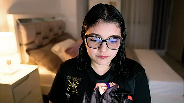 Snapshot of Camilaa_bueno chatting on 09.24.25 Camilaa bueno online show from 09.24.25