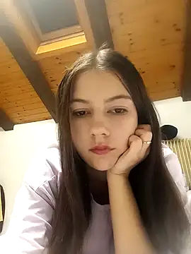 Snapshot of ella_grays chatting on 12.03.24 ella grays online show from 12.03.24