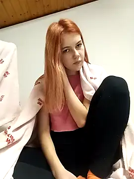 Snapshot of ella_grays chatting on 01.07.25 ella grays online show from 01.07.25