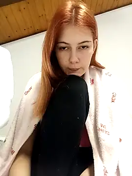 Snapshot of ella_grays chatting on 01.08.25 ella grays online show from 01.08.25