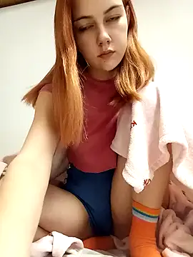 Snapshot of ella_grays chatting on 01.08.25 ella grays online show from 01.08.25