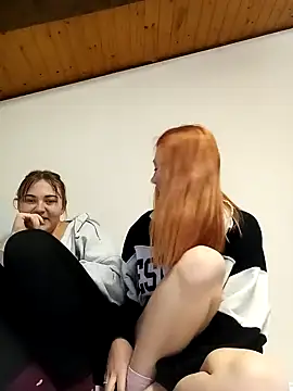 Snapshot of ella_grays chatting on 01.16.25 ella grays online show from 01.16.25