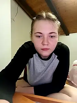 Snapshot of ella_grays chatting on 01.17.25 ella grays online show from 01.17.25