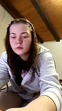 Snapshot of ella_grays chatting on 01.18.25 ella grays online show from 01.18.25