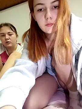 Snapshot of ella_grays chatting on 02.03.25 ella grays online show from 02.03.25