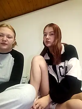 Snapshot of ella_grays chatting on 02.22.25 ella grays online show from 02.22.25