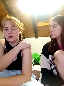 Snapshot of ella_grays chatting on 02.26.25 ella grays online show from 02.26.25