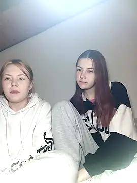 Snapshot of ella_grays chatting on 03.19.25 ella grays online show from 03.19.25