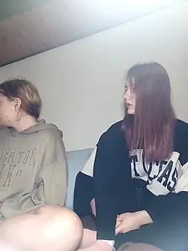 Snapshot of ella_grays chatting on 03.21.25 ella grays online show from 03.21.25