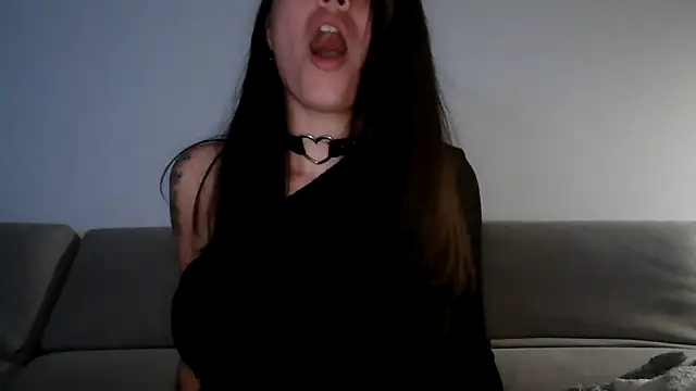 Snapshot of AmaraBella69 chatting on 12.16.24 AmaraBella69 online show from 12.16.24