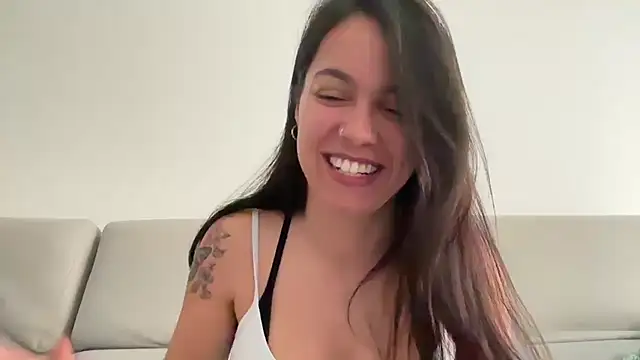Snapshot of AmaraBella69 chatting on 01.13.25 AmaraBella69 online show from 01.13.25