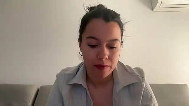 Snapshot of AmaraBella69 chatting on 02.10.25 AmaraBella69 online show from 02.10.25