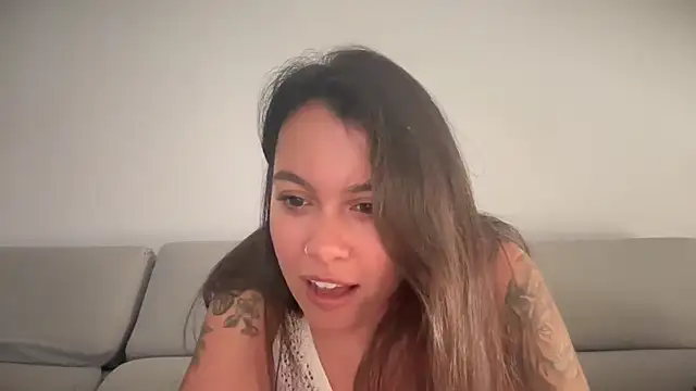 Snapshot of AmaraBella69 chatting on 10.23.25 AmaraBella69 online show from 10.23.25