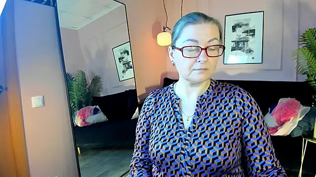 AlexandraKind online show from 12.22.25