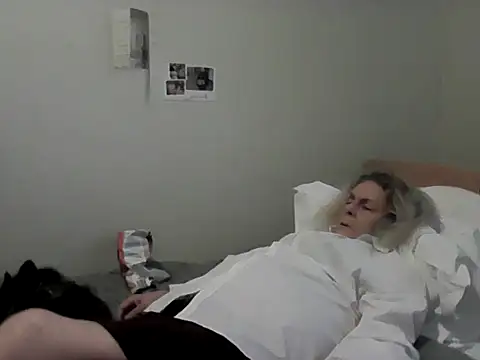 Snapshot of housewife_shantie chatting on 02.01.26 housewife shantie online show from 02.01.26