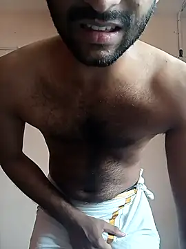 Snapshot of Vignesh3246 chatting on 11.10.25 Vignesh3246 online show from 11.10.25