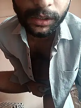 Snapshot of Vignesh3246 chatting on 01.11.26 Vignesh3246 online show from 01.11.26