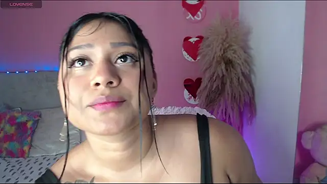 Snapshot of alinakiss chatting on 02.27.26 alinakiss online show from 02.27.26