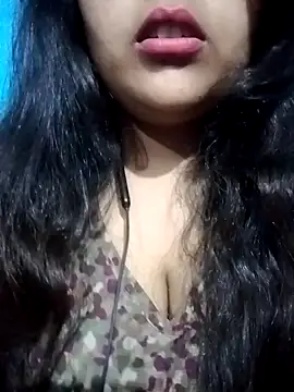 Snapshot of Love-Veronica chatting on 02.20.26 Love-Veronica online show from 02.20.26