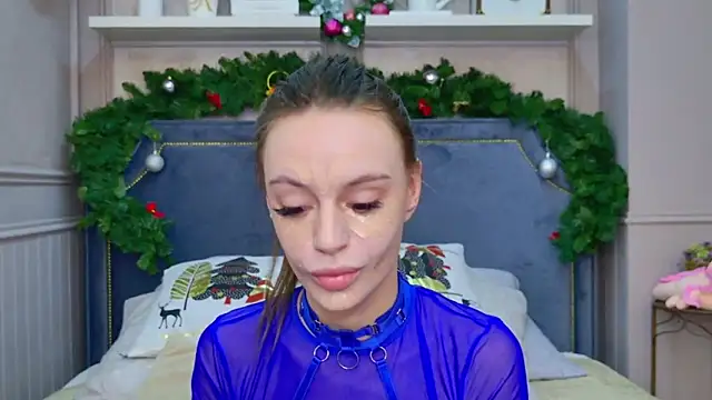 Snapshot of RebeccaMartons chatting on 12.23.24 RebeccaMartons online show from 12.23.24