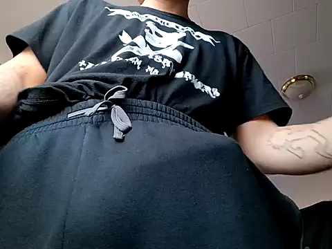 Snapshot of ChuckyyDee chatting on 12.25.24 ChuckyyDee online show from 12.25.24