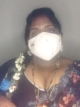 Snapshot of Sexy_Radhikaa chatting on 02.16.25 Sexy Radhikaa online show from 02.16.25