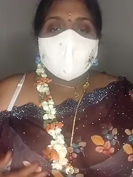 Snapshot of Sexy_Radhikaa chatting on 03.02.25 Sexy Radhikaa online show from 03.02.25