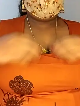 Snapshot of Sexy_Radhikaa chatting on 04.29.26 Sexy Radhikaa online show from 04.29.26