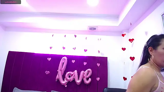 Kylee28 online show from 02.14.25