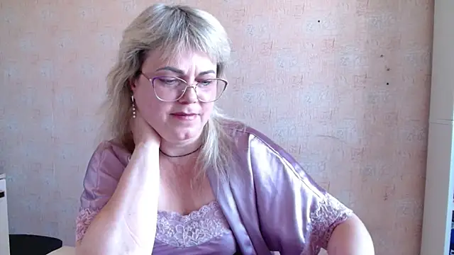 Snapshot of sweetsunset11 chatting on 09.23.25 sweetsunset11 online show from 09.23.25