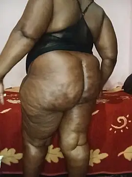 Snapshot of Sweetblackassxxx505 chatting on 06.14.26 Sweetblackassxxx505 online show from 06.14.26
