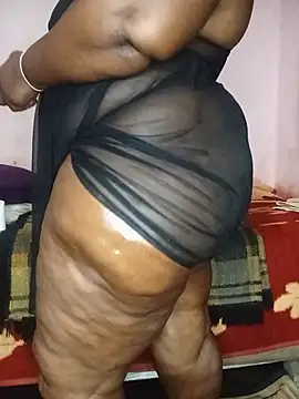 Snapshot of Sweetblackassxxx505 chatting on 06.25.26 Sweetblackassxxx505 online show from 06.25.26