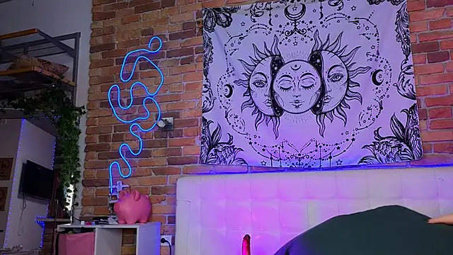 LinaQik online show from 02.17.25