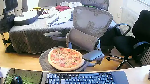 Snapshot of nikg193 chatting on 12.07.24 nikg193 online show from 12.07.24