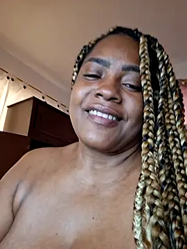 Snapshot of GoddessCarrie chatting on 10.01.25 GoddessCarrie online show from 10.01.25