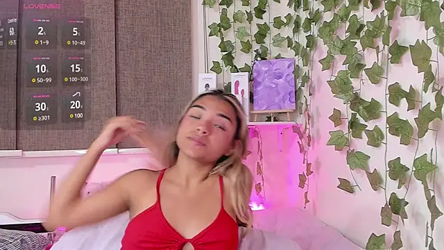 Snapshot of Annebull_ chatting on 01.17.25 Annebull online show from 01.17.25